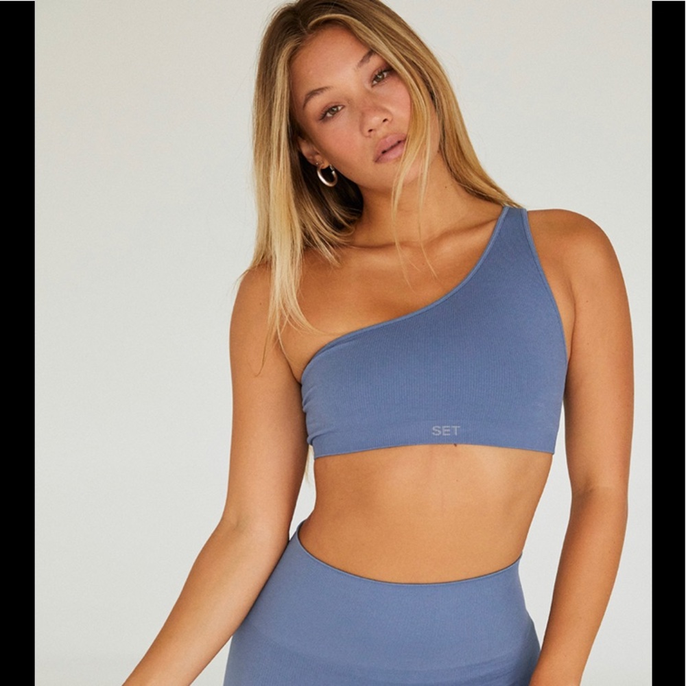 2 SET Active One-Shoulder Bras in Dusty Blue and Black